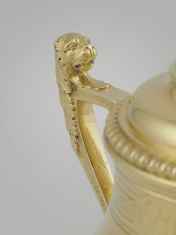 Pot à pâte de la toilette de la duchesse de Modène, image 3/5