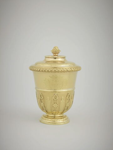 Couvercle du gobelet couvert de la toilette de la duchesse de Modène (RFML.OA.2019.46.8.1), image 4/6