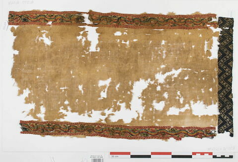 tunique ; clavus ; bande décorative d'habillement ; fragments
