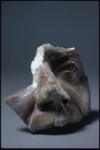 sculpture, fragment, image 3/4