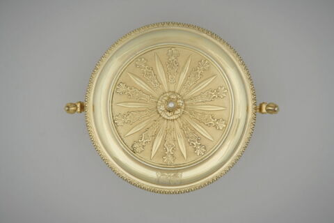 Grande tasse couverte de la toilette de la duchesse de Modène, image 3/3