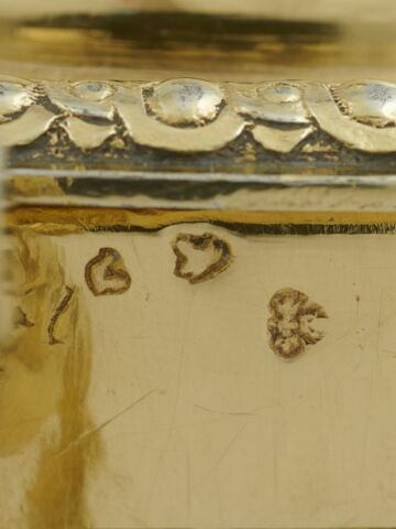Petite tasse couverte de la toilette de la duchesse de Modène, image 4/4