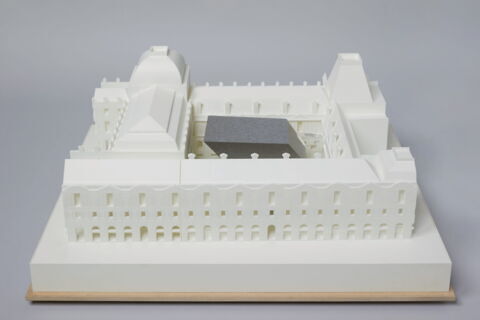 Projet architectural pour les nouvelles salles du département des Arts de l'Islam dans la cour Visconti (non retenu)
