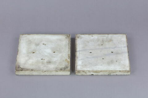 Paire de socles carrés en marbre blanc
