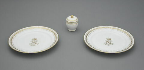 Assiette au chiffre de LN couronné de Napoléon III, du service de table du ministère d’Etat, image 2/8