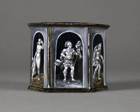 Salière hexagonale en grisaille illustrant des dieux et des déesses, image 8/8
