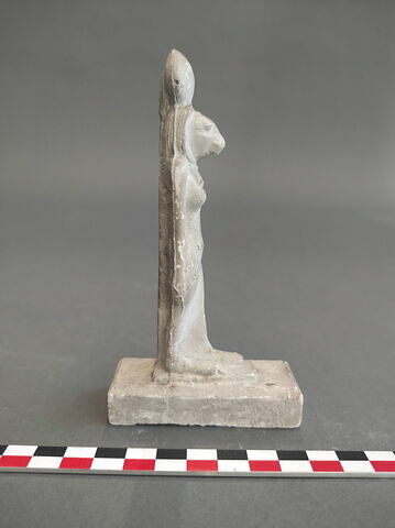 moulage d'une statuette de déesse à tête de lionne, image 3/4