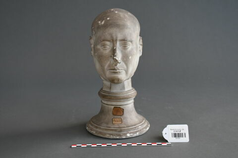 moulage d'une tête du musée de Berlin ?