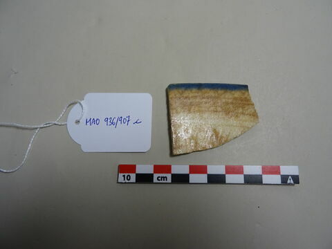 Fragment de grande coupe carénée tronconique, image 1/1