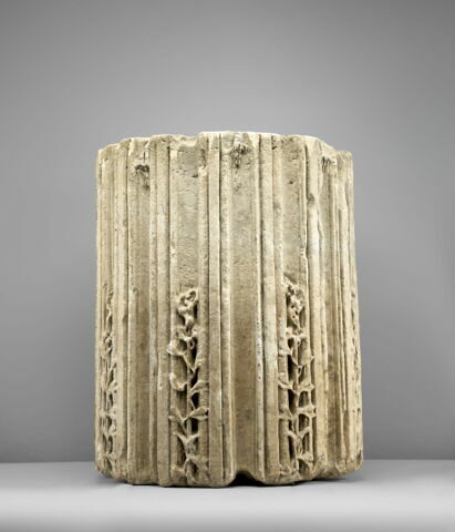Tambour de colonne aux armes d'Henri IV et de Marie de Médicis, image 3/5