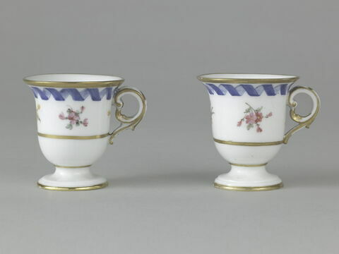 Tasse à glace d'un ensemble de six sur un plateau circulaire, d'une paire (R 569), d'un service de table (R 550 à 675), image 6/8