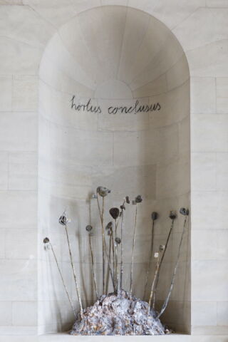 Hortus conclusus, image 2/3