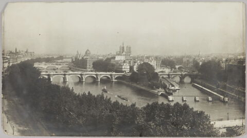 [Vue de l'île de la Cité depuis le Louvre]