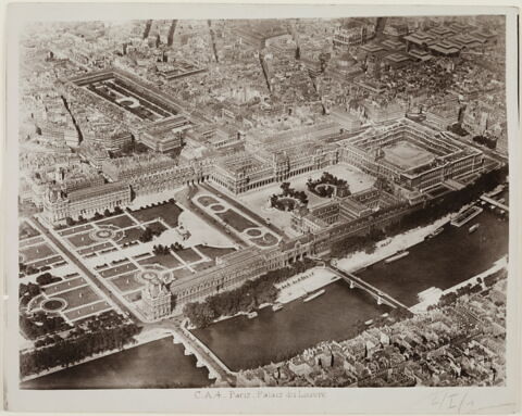 [Vue aérienne du palais du Louvre], image 2/3