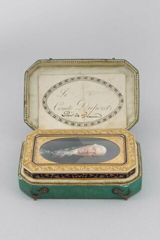 Boîte rectangulaire avec portrait d'homme