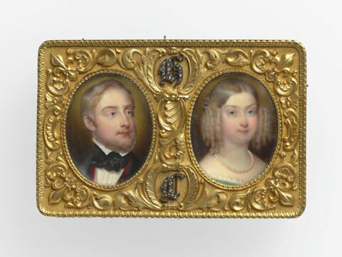 Boîte avec les portraits du duc de Bordeaux et de sa sœur Louise de Bourbon-Artois, image 1/1