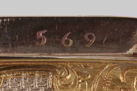 Boîte avec les portraits du duc de Bordeaux et de sa sœur Louise de Bourbon-Artois, image 2/10