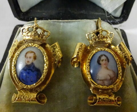 Paire de boucles d'oreilles avec les portraits du duc et de la duchesse d'Orléans