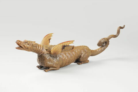 Vase en forme de dragon 