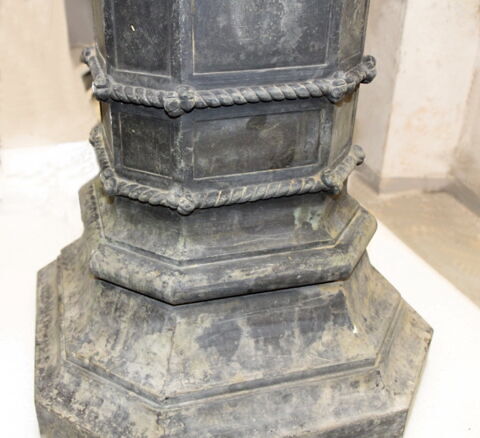 candélabre ; piédestal de candélabre, image 2/3