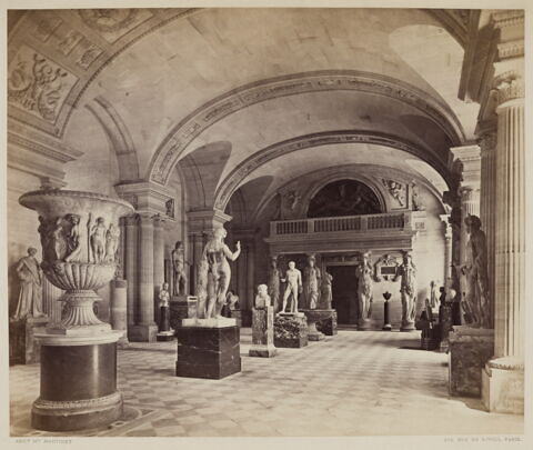 [Salle des Caryatides]
