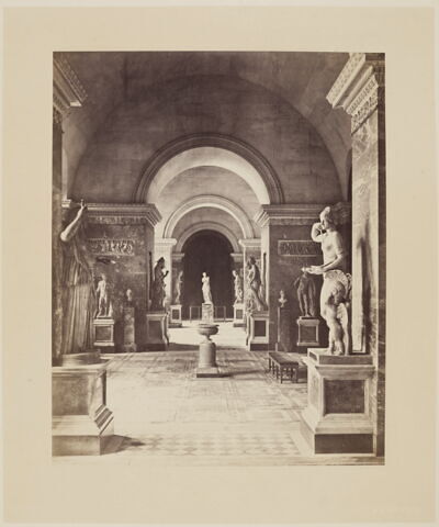 [Antiquités grecques, galerie de la Vénus de Milo]