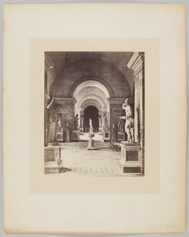 [Antiquités grecques, galerie de la Vénus de Milo], image 2/2