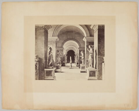 [Antiquités grecques, galerie de la Vénus de Milo], image 2/2
