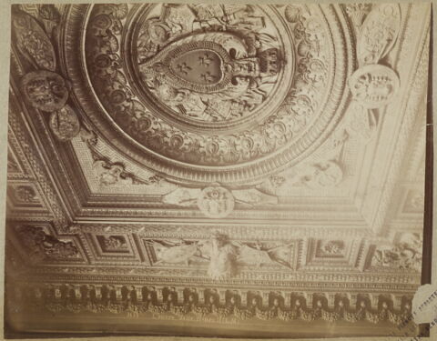 [Plafond de la salle Henri II (détail)]