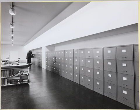 [Le centre de documentation du département des Peintures (aile de Flore)]