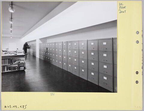 [Le centre de documentation du département des Peintures (aile de Flore)], image 2/2