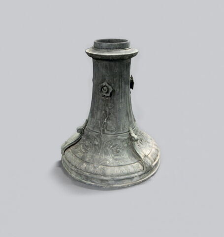 candélabre ; piédestal de candélabre