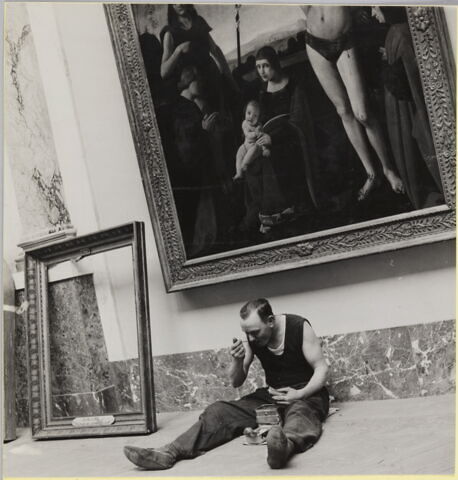 [Casse-croûte dans la Grande Galerie]