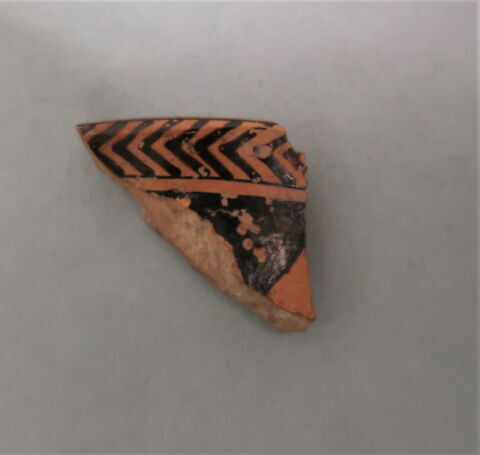 rhyton  ; vase plastique, image 1/3