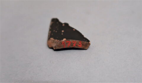rhyton  ; vase plastique, image 3/3