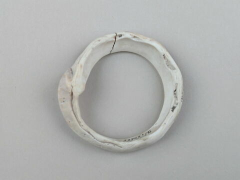 bracelet, image 2/4
