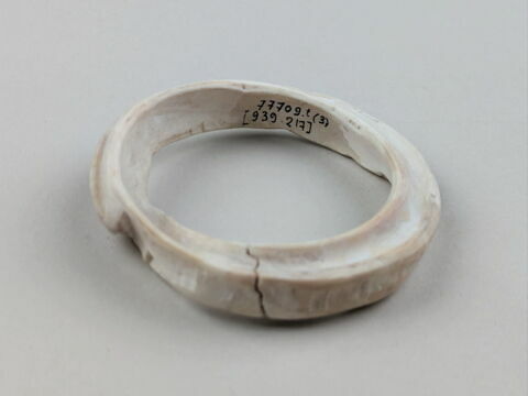 bracelet, image 3/4