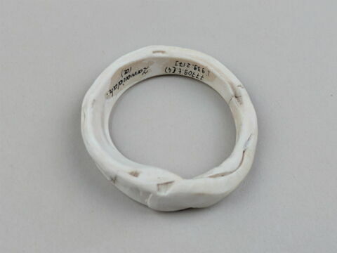 bracelet, image 3/3
