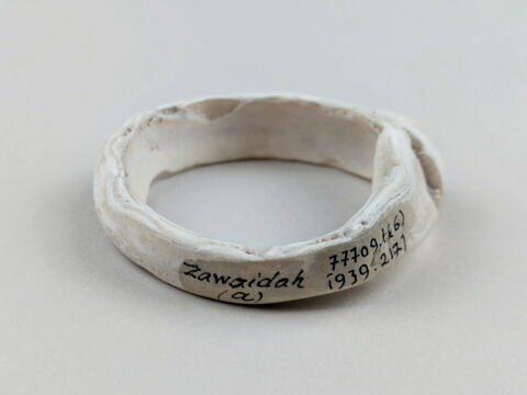 bracelet, image 3/3