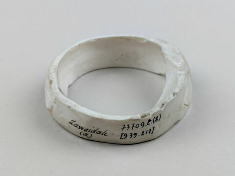 bracelet, image 3/3