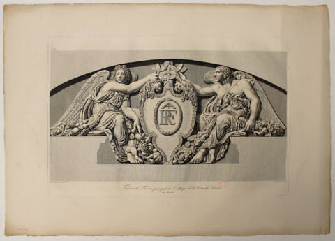 Figures du fronton principal de l'Attique de la cour du Louvre, face orientale, image 2/2