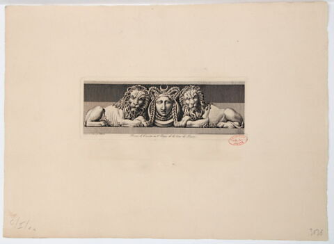 Dessus de croisée au premier étage de la Cour du Louvre, image 2/2