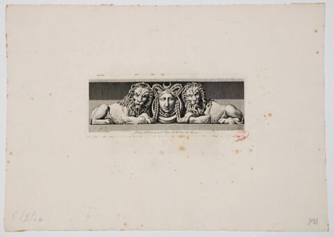 Dessus de croisée au premier étage de la Cour du Louvre, image 2/2