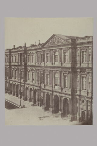 [Pavillon Marengo et aile nord de la Cour Carrée du Louvre]