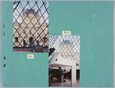 [Pavillon Richelieu vu à travers la verrière de la Pyramide], image 2/2