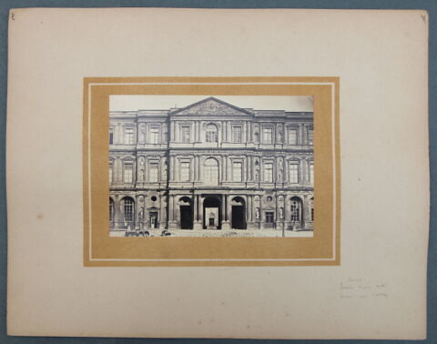 [Façade est de la Cour Carrée], image 2/2