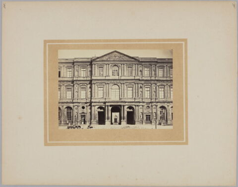 [Façade est de la Cour Carrée], image 2/2