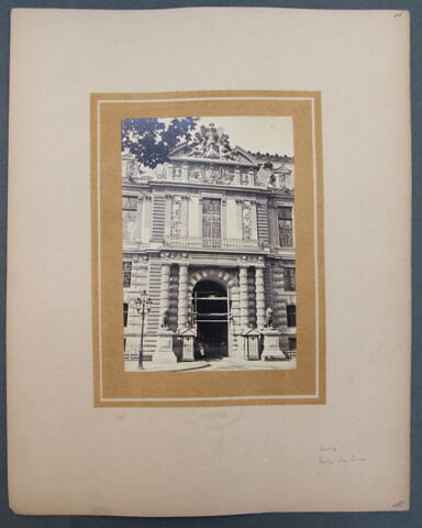 [Guichet de l'Empereur, aile de Flore (Porte des Lions)], image 2/2