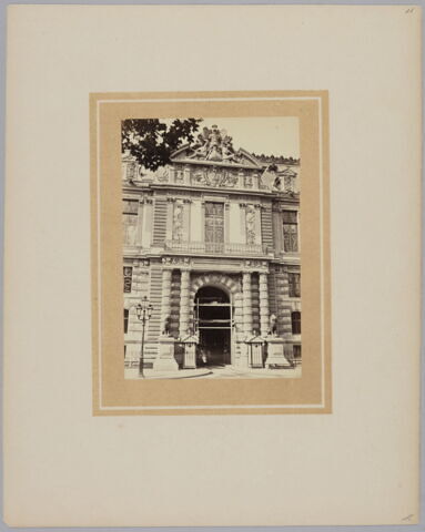 [Guichet de l'Empereur, aile de Flore (Porte des Lions)], image 2/2