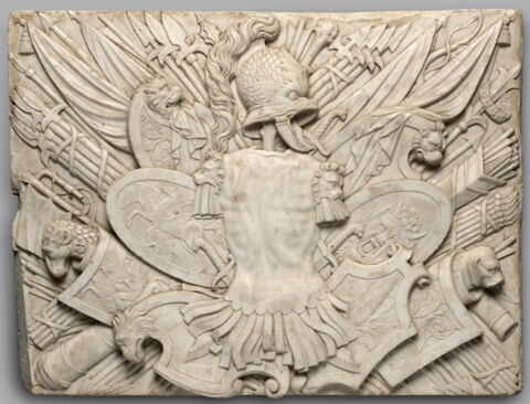 Bas-relief à trophées militaires, provenant du tombeau de Jacques II de Matignon